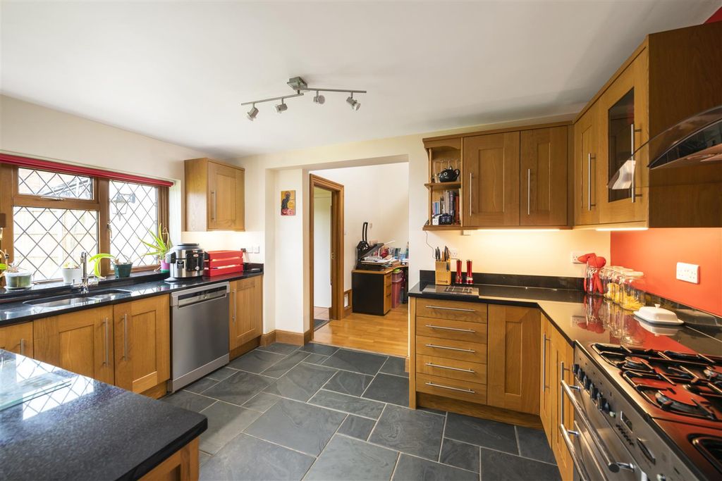 Property photo 3 of 14