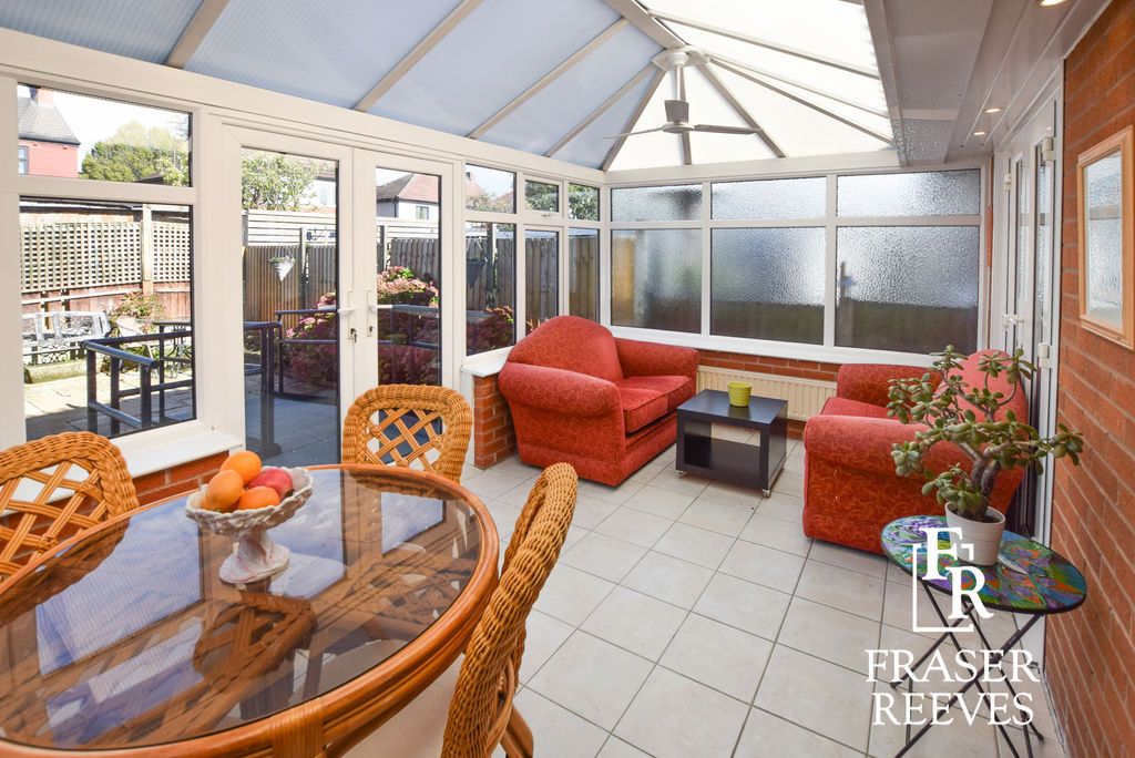 Property photo 2 of 15 Conservatory