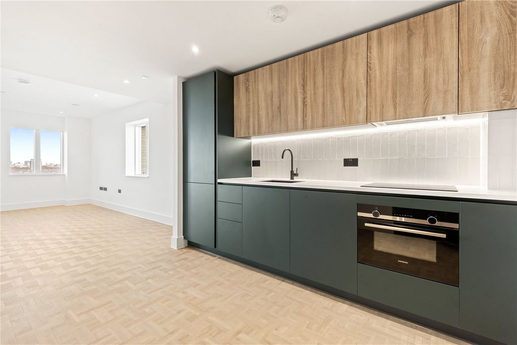 Property photo 3 of 13 Kitchen