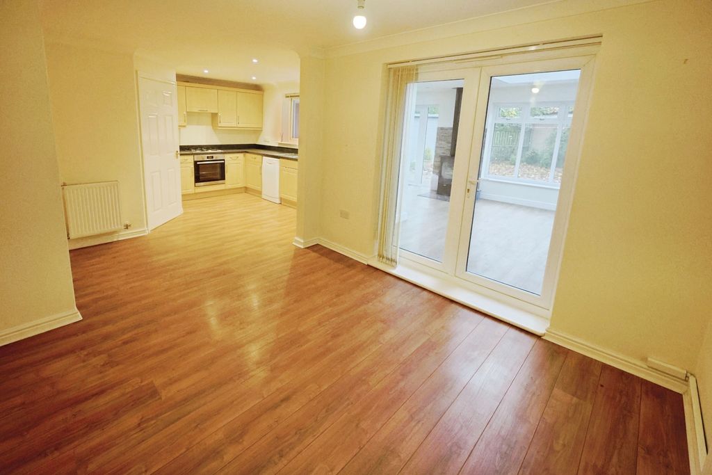 Property photo 3 of 17 Pbox-Img.Jpg