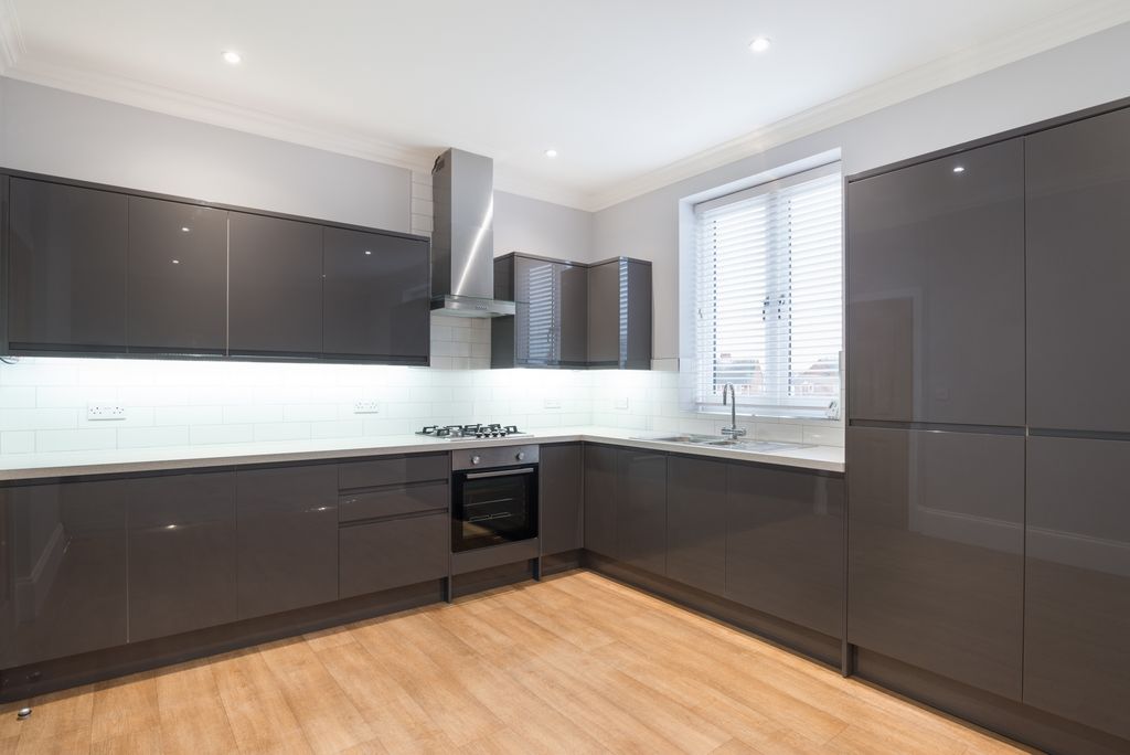 Property photo 3 of 9 Photo 4