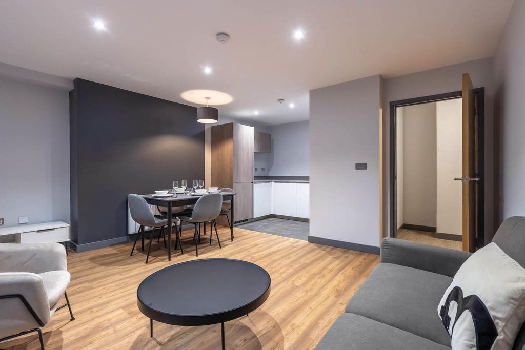 Property photo 2 of 15 Lounge/Diner