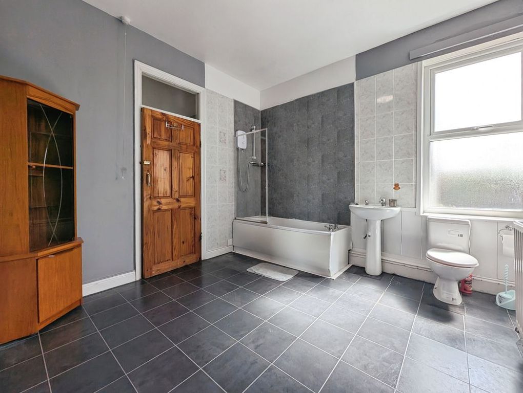 Property photo 2 of 8 Photo 1