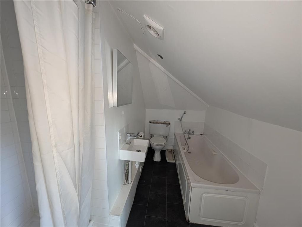 Property photo 3 of 4