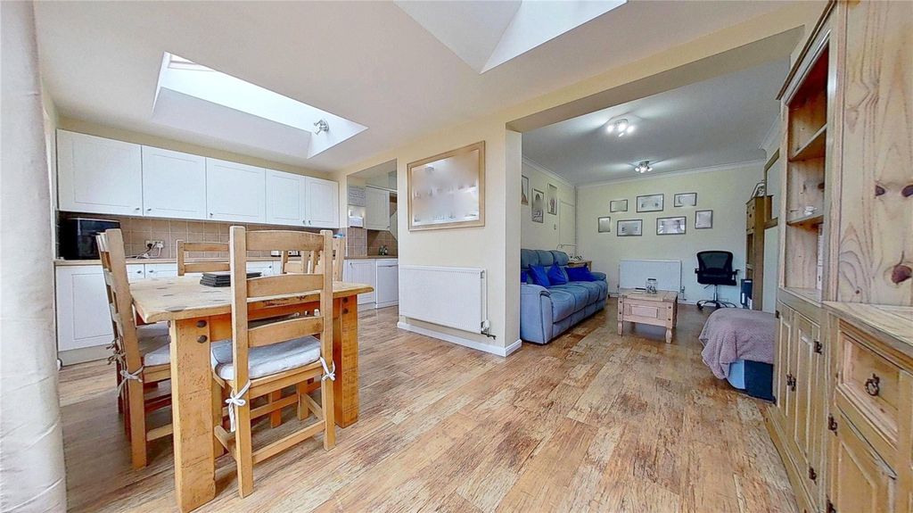 Property photo 2 of 16 Picture No. 03