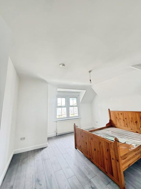 Property photo 3 of 5 Bedroom