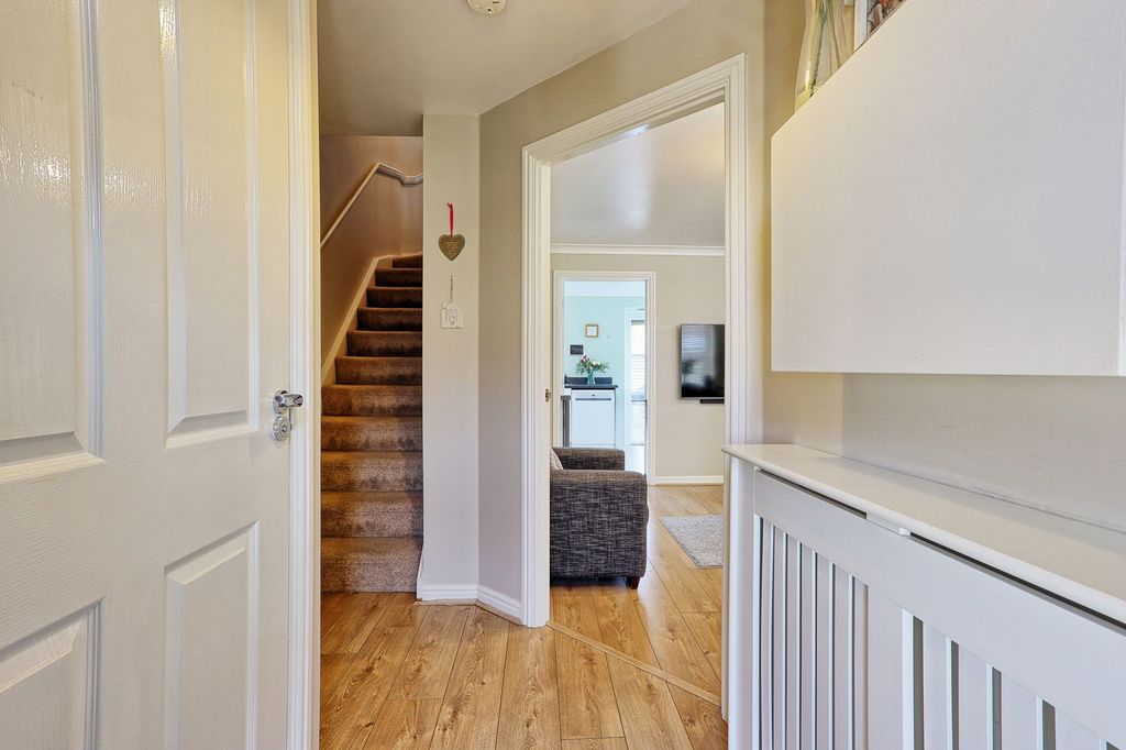 Property photo 2 of 25