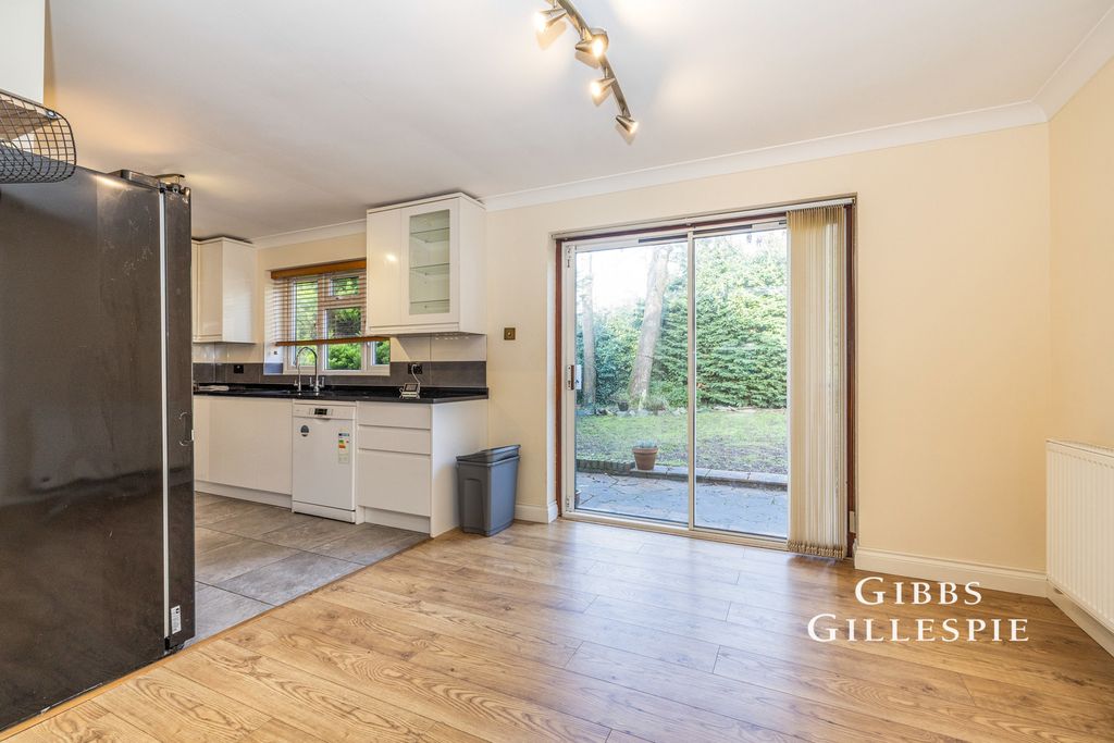 Property photo 3 of 18 Pbox-Img.Jpg