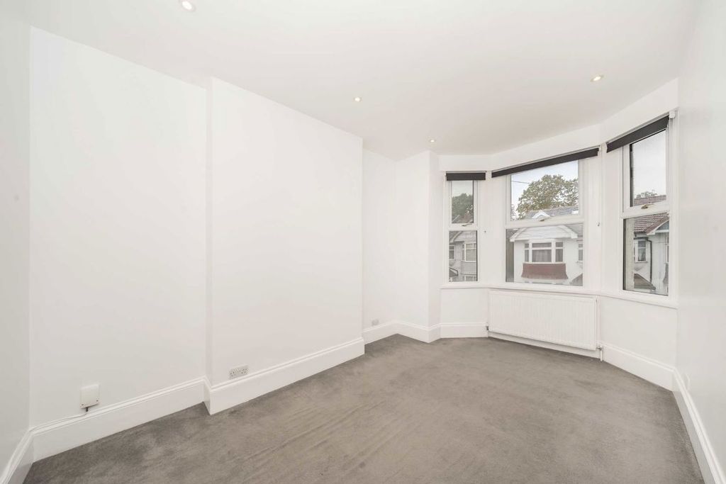 Property photo 3 of 5