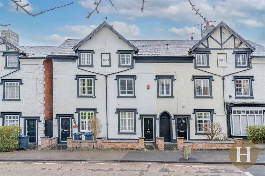Property photo 1 of 32 Hadleigh Estate Agents-44.Jpg