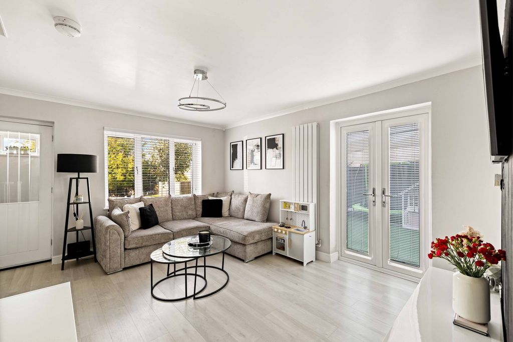 Property photo 3 of 15