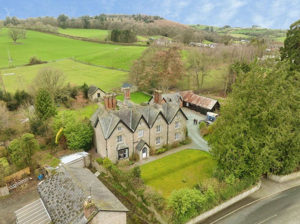 Property photo 1 of 32