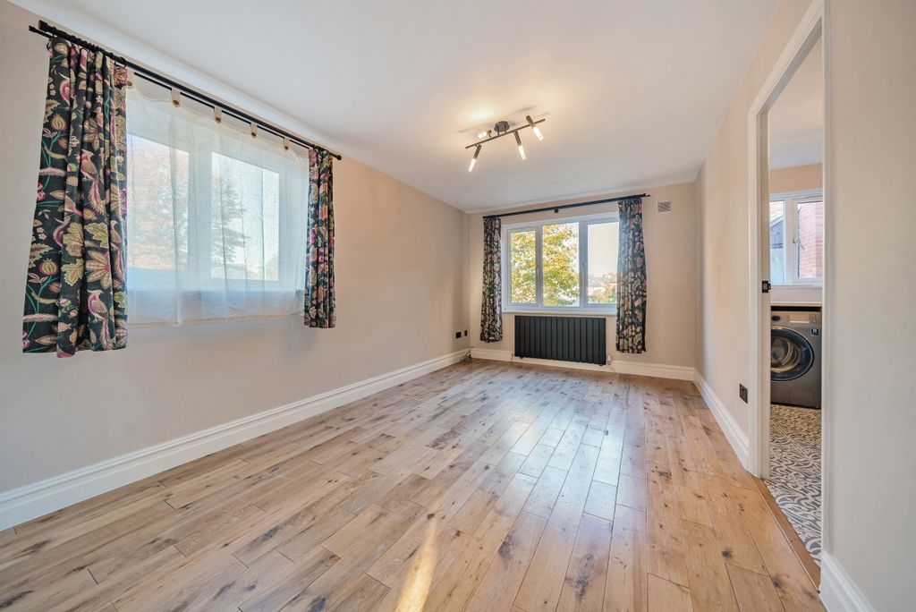 Property photo 3 of 6 1054338 (2)