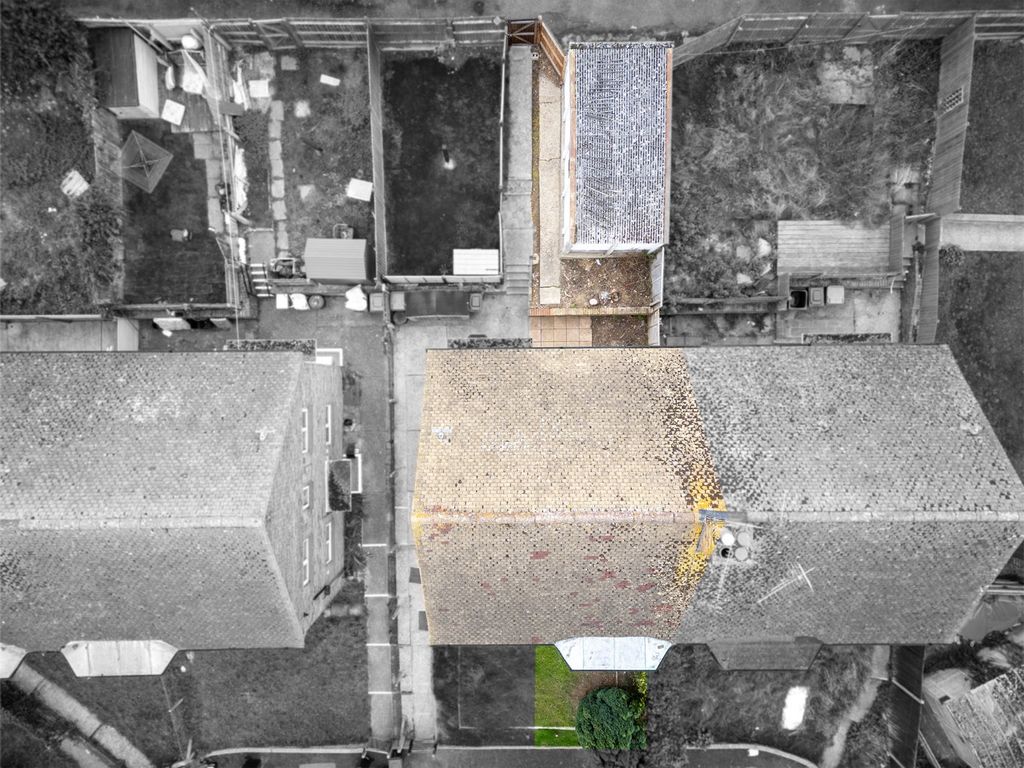 Property photo 3 of 11 4575685