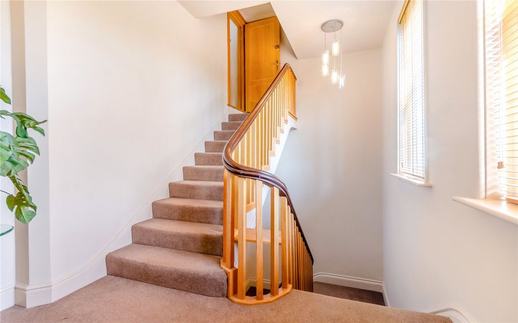 Property photo 3 of 11 Picture No. 29