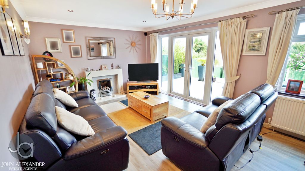 Property photo 3 of 38 9-Halstead-Road-Image-Ali06099