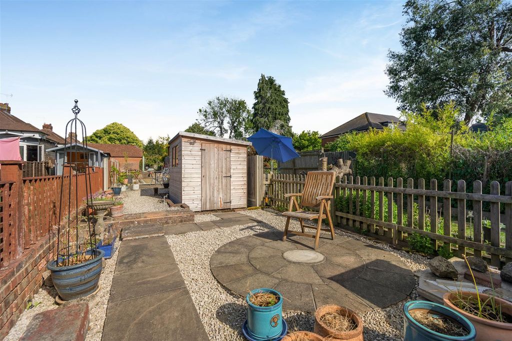 Property photo 3 of 14 Garden