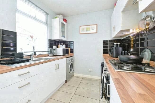 Property photo 2 of 10 Kitchen