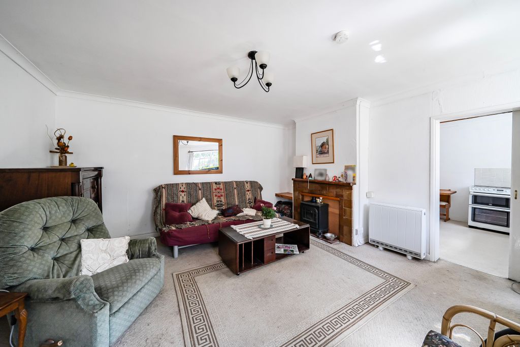 Property photo 3 of 27