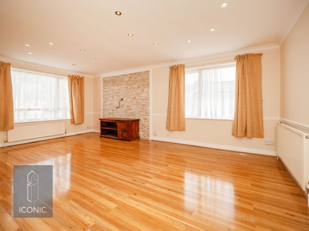 Property photo 3 of 24 Photo 8