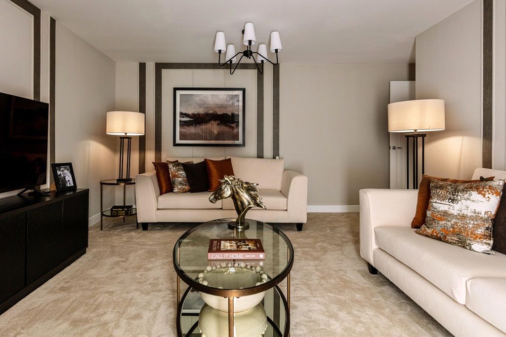 Property photo 2 of 15 Very Generous Lounge To Spend Cosy Evenings