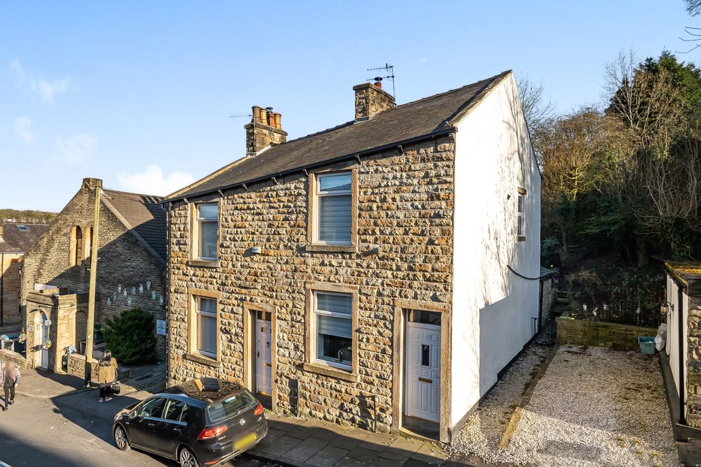 Property photo 1 of 12 Frontage