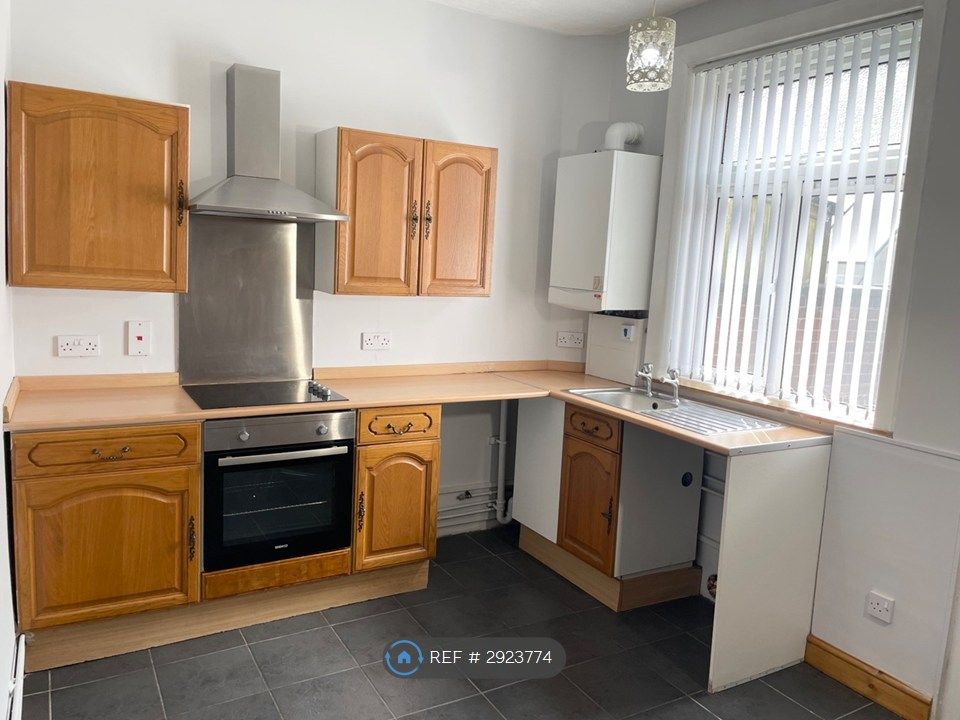 Property photo 1 of 7 Kitchen