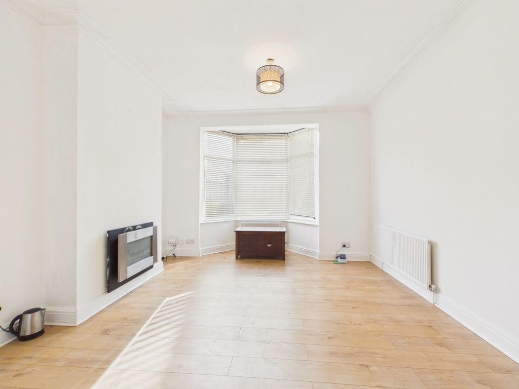 Property photo 3 of 18 5600664