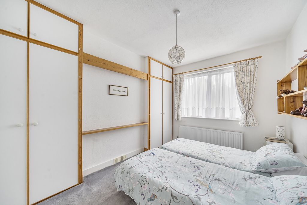 Property photo 3 of 22 1327944-4-687E676...