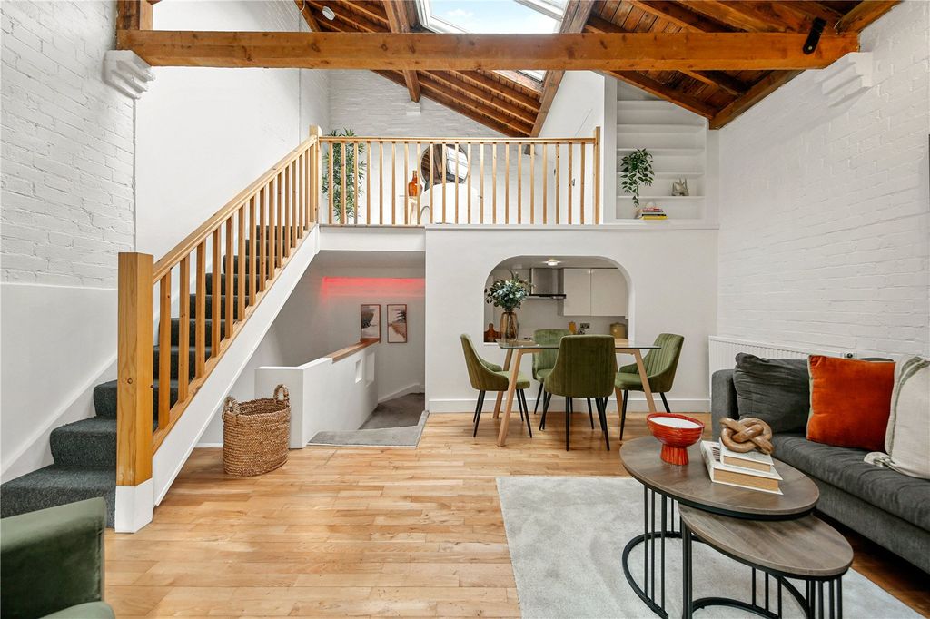 Property photo 2 of 31 Picture No. 23