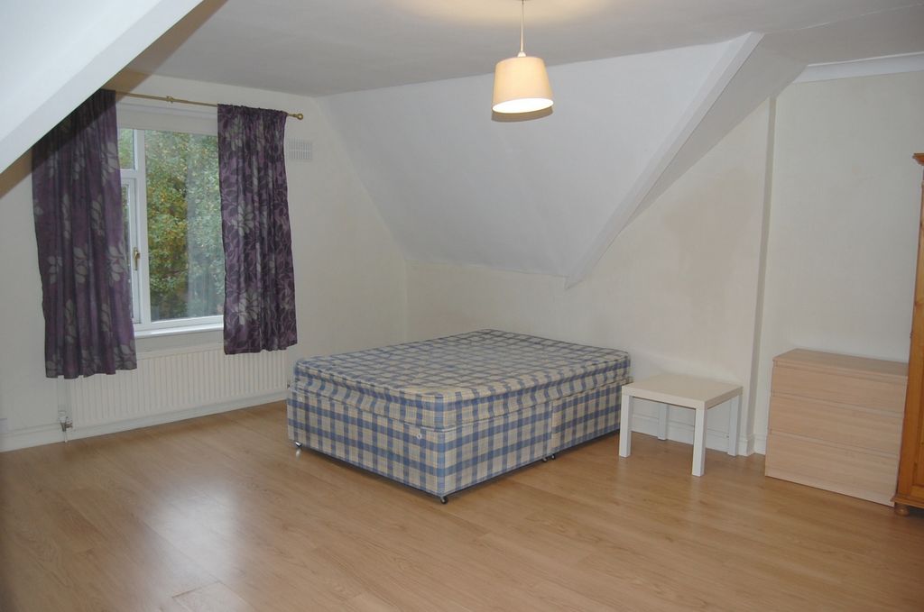 Property photo 3 of 13 Photo 6
