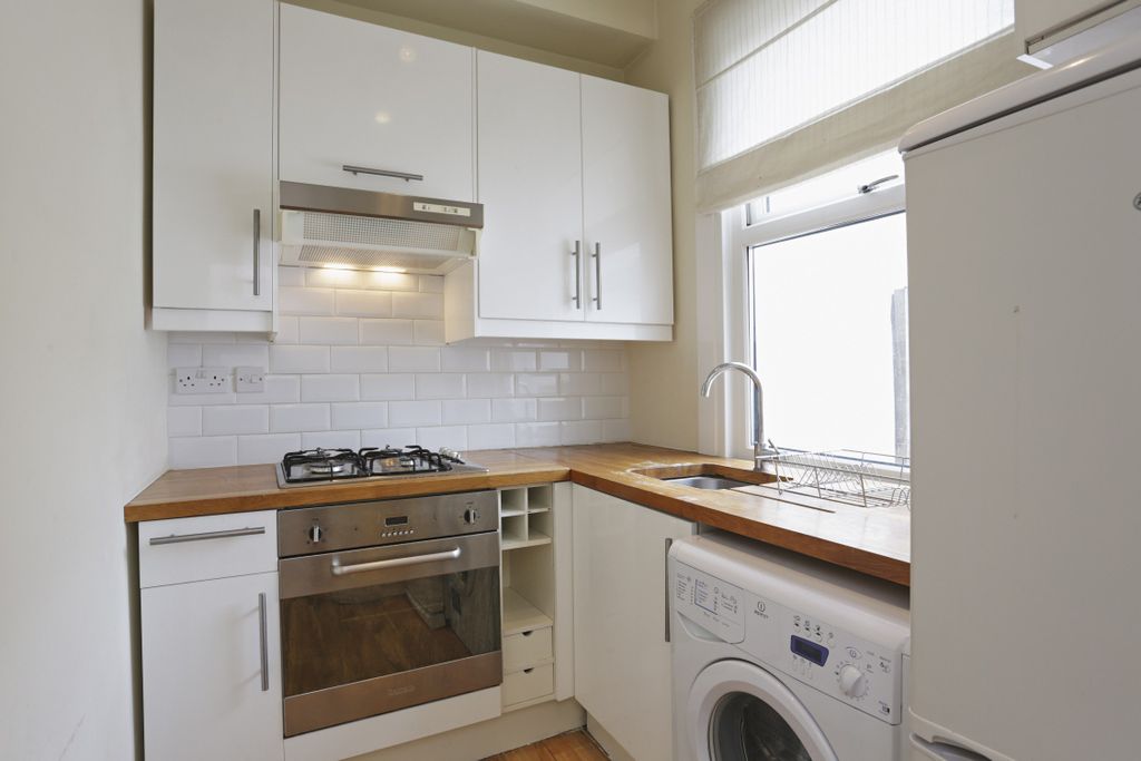 Property photo 3 of 6 3