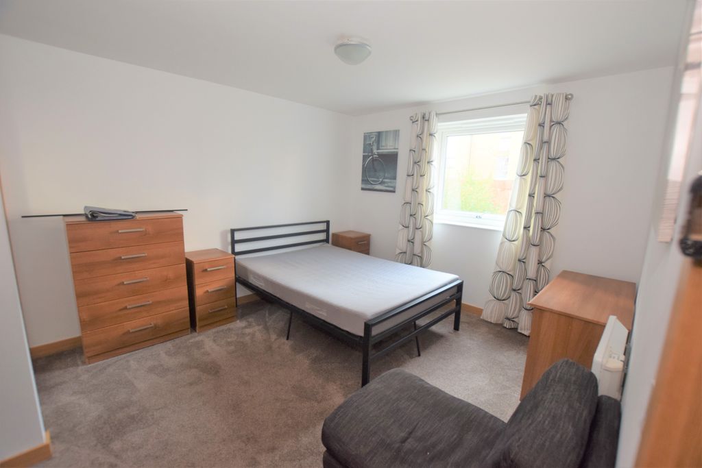 Property photo 2 of 8