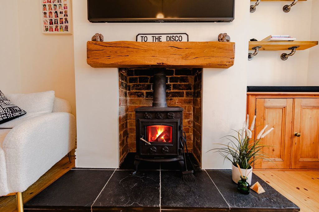 Property photo 3 of 25