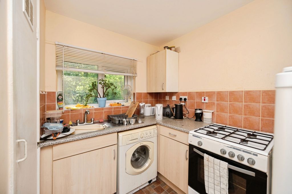 Property photo 2 of 16 Pbox-Img.Jpg