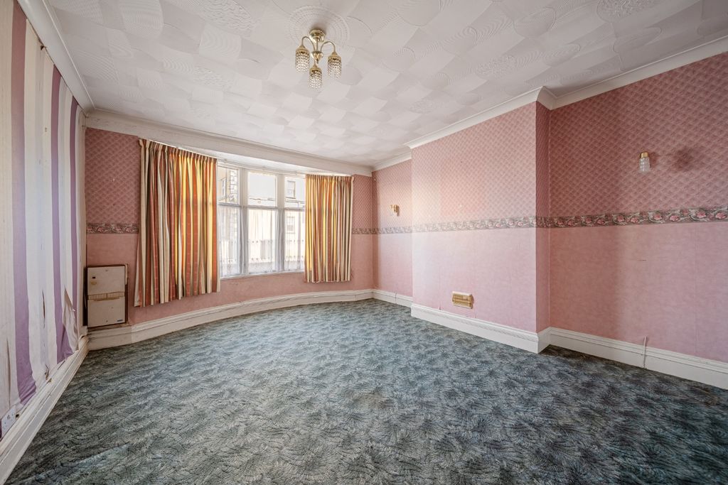 Property photo 2 of 15 4776112