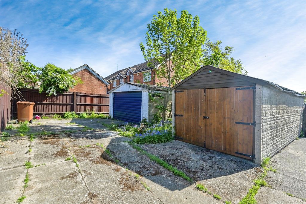 Property photo 3 of 10