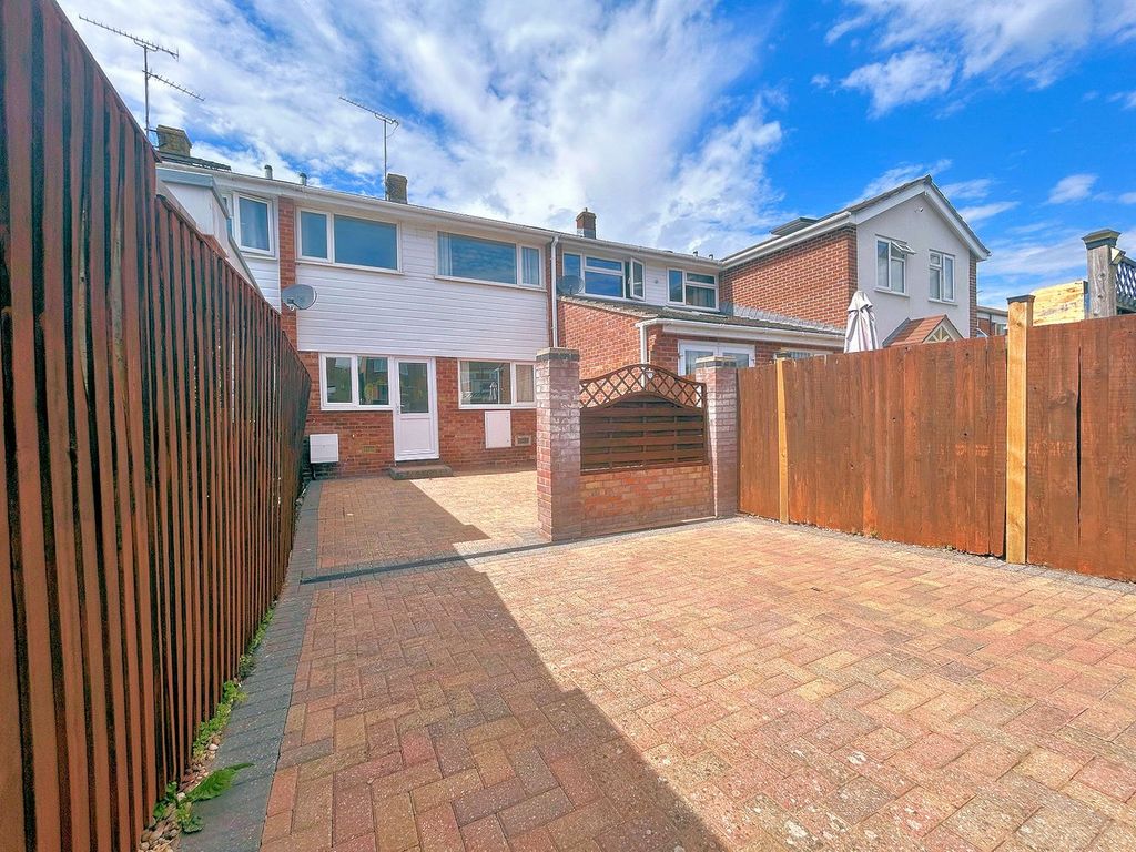Property photo 2 of 15