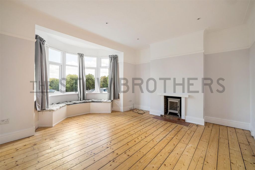 Property photo 2 of 45