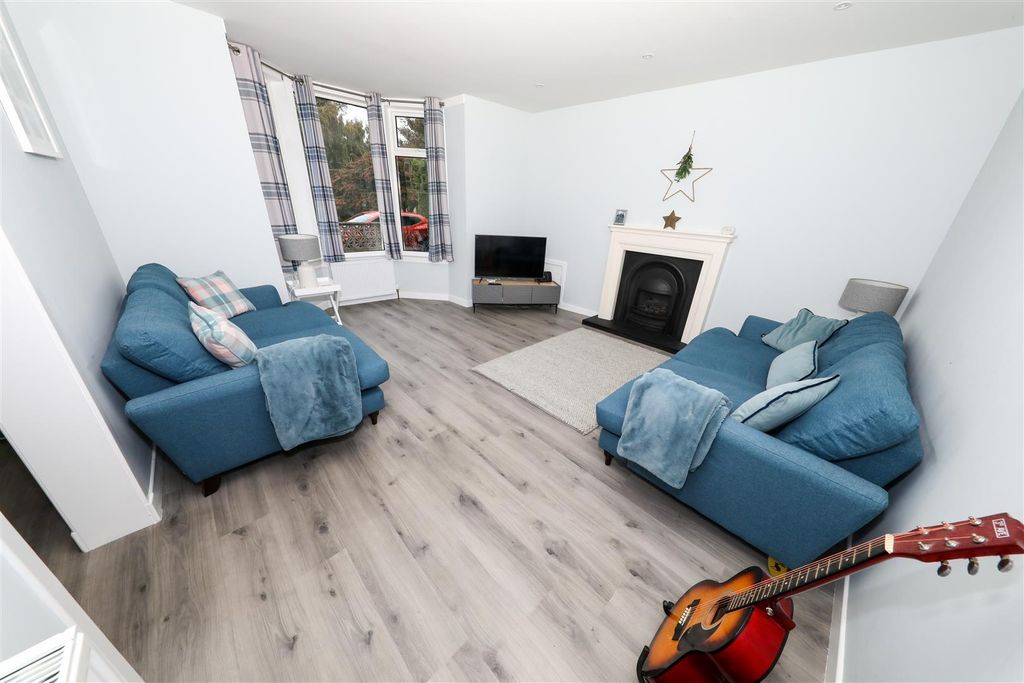 Property photo 3 of 25 c