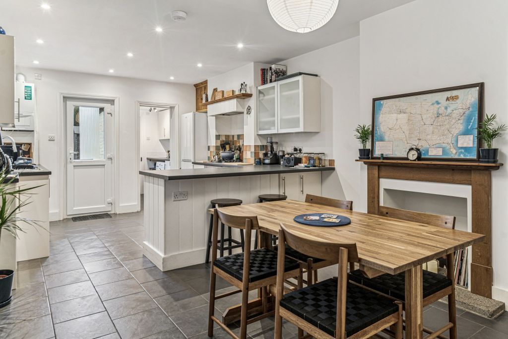 Property photo 3 of 18 Photo 10