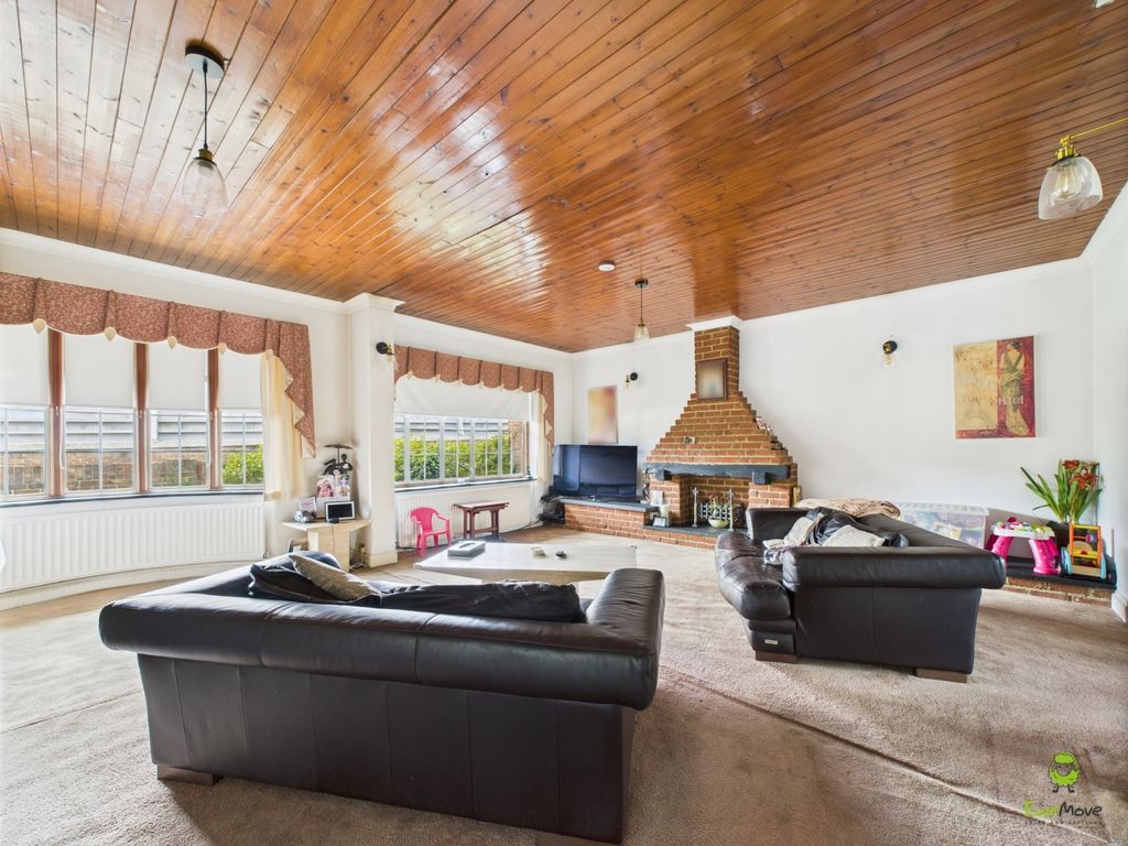 Property photo 2 of 22 Presented By Nicoleta At Ewemove Bexleyheath And D
