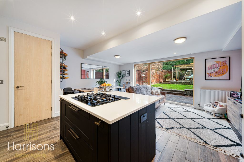 Property photo 3 of 42 5016318