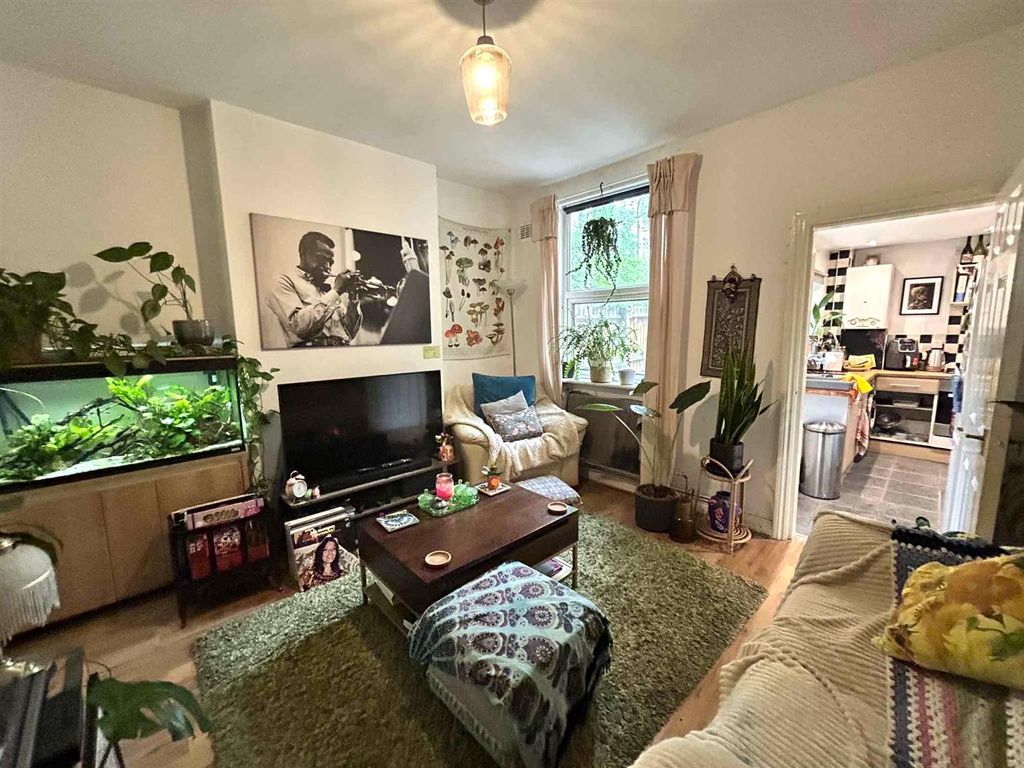 Property photo 3 of 12 941309c5-8Ece-4253-A0cc-8c67F7d37856.Jpg