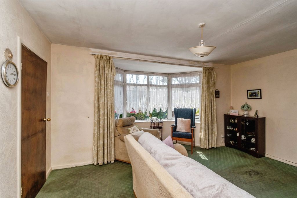 Property photo 2 of 13