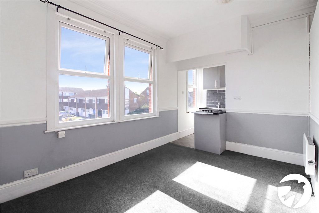 Property photo 3 of 6 Open Plan