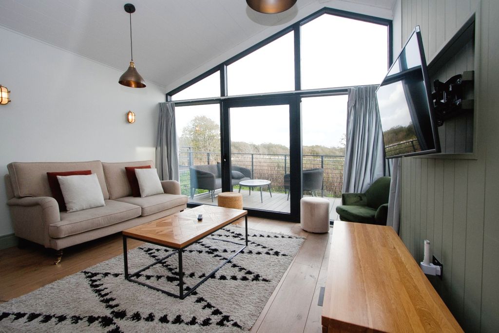 Property photo 1 of 15 Photography