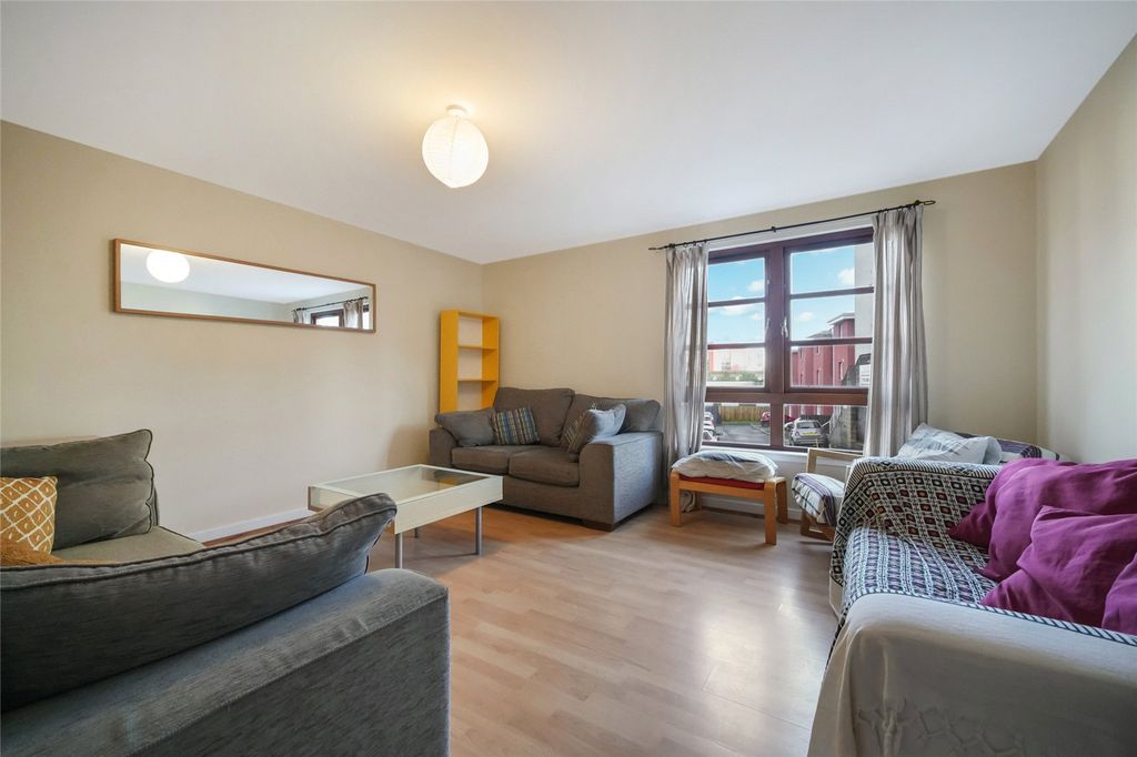 Property photo 3 of 19 Picture No. 15