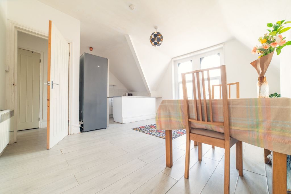 Property photo 2 of 8 Call 02920 454555 To Secure Your Viewing_1