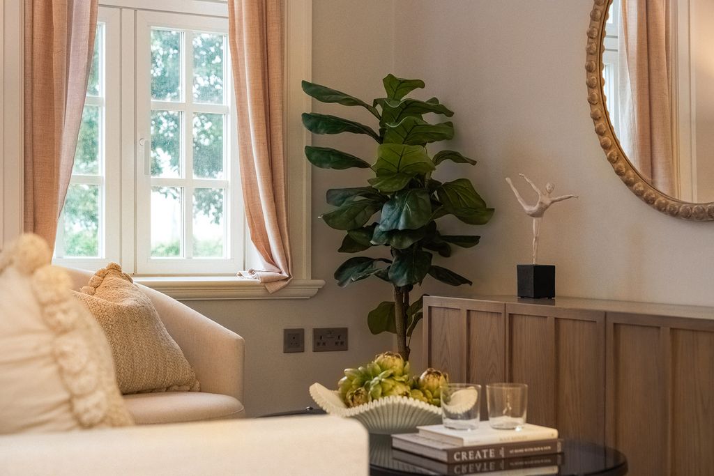 Property photo 2 of 26